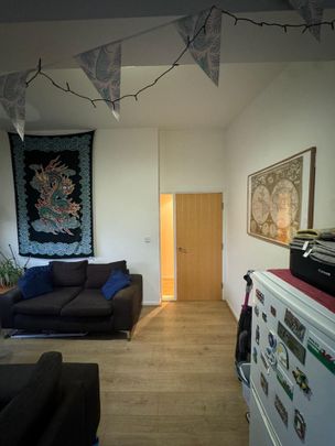 2 Bed Flat, Highbury Court, LS6 - Photo 1