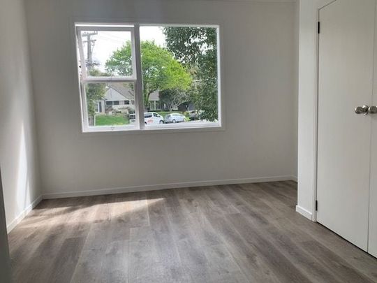 Charming 3BR Unit in Remuera! - Photo 1