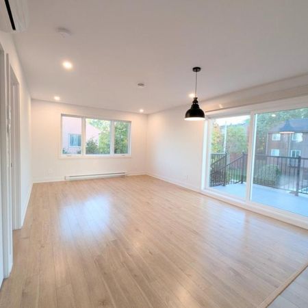 Magnifique Grand Condo 3 1/2- Longueuil Rive-Sud Montérégie 1er mai - Photo 3