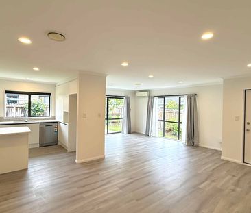 Freshly Renovated, Spacious & Full of Sunshine! - Photo 5