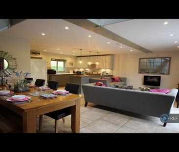 2 bedroom semi-detached house to rent - Photo 2