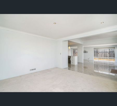 7 Tinsel Street, Yanchep, WA 6035 - Photo 4