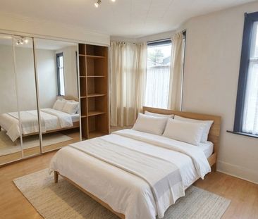 4 Bed Terraced House, North Road, IG3 - Photo 5