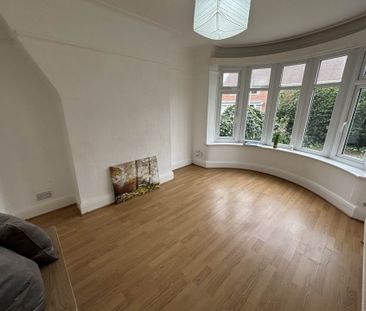 Price £1,400 pcm - Available 20/03/2025 - Unfurnished - Photo 4