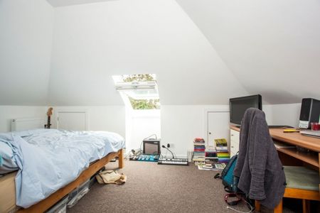 6 Bedroom Student House by Winton Rec - Photo 5