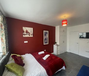 1 bedroom in a house share to rent - Photo 1