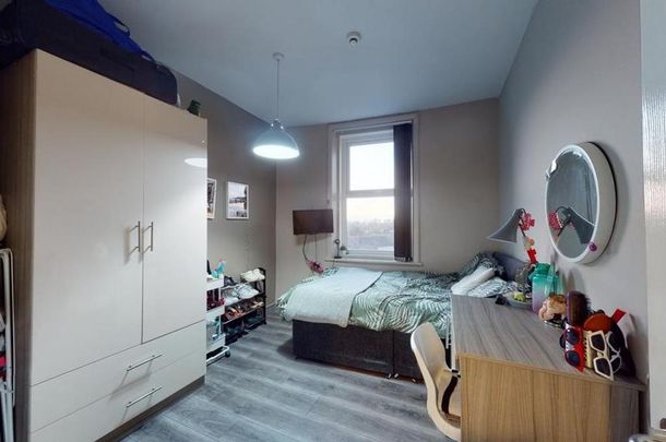 5 bedroom flat to rent - Photo 1