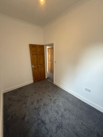 Ground Floor Flat with Garden - Photo 2