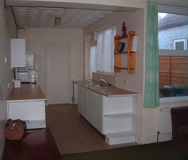 3 bed house - Photo 4