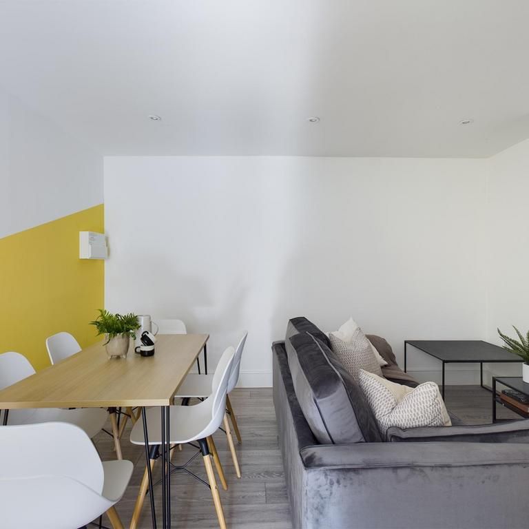 6 bedroom house to rent - Photo 1