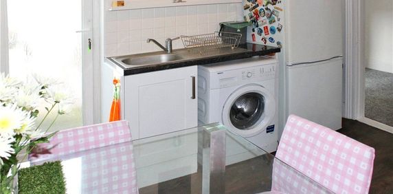 2 bedroom apartment to rent Wadham Road, Portsmouth, Hampshire, PO2 - Photo 2