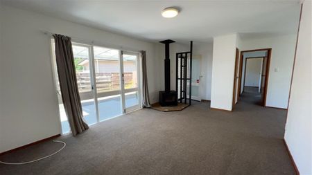 Unit 2, 1 Lyren Place, Half Moon Bay, Auckland - Photo 5