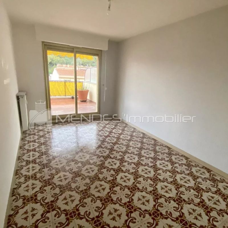 GRAND 3/4 PIECES AVEC TERRASSE GARAGE ET CAVE - Photo 1