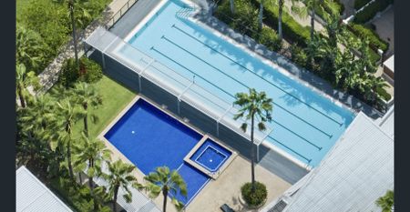 This modern spacious unfurnished townhouse is available for rent from approximately 26/11/2025. - Photo 3