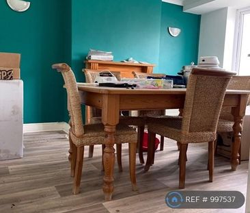 3 bedroom semi-detached house to rent - Photo 3