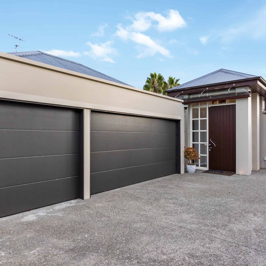 Sophisticated Family Living in the Heart of Remuera - Photo 1