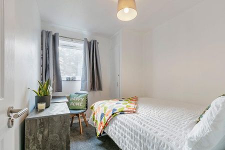 5 bedroom terraced house to rent - Photo 5