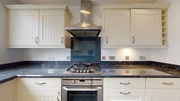 2 bedroom flat to rent - Photo 1