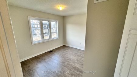 Detached Home For Lease | E8145136 - Photo 2