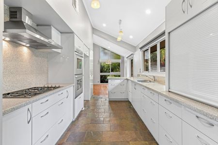 Perfect Family Home in a Prime Ashwood Location - Photo 5