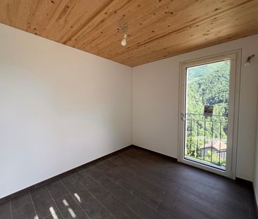 Casa unifamiliare con terreno e posti auto coperti - Photo 3