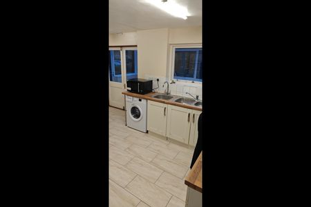 Room in a Shared House, Bulmershe Road, RG1 - Photo 5
