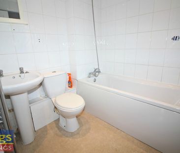 1 Bedroom Flat - First Floor To Let - Photo 3