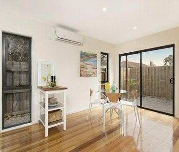 Register to Inspect // Luxurious Living in the Heart of Yarraville - Photo 4