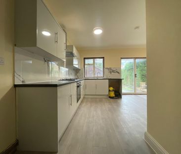 4 bedroom semi-detached house to rent - Photo 1