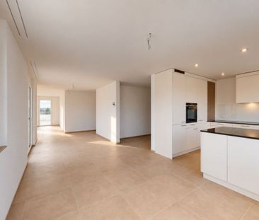 Exklusive 3.5-Zimmer-Attikawohnung im Erstbezug mit 98 m² Sonnenterrasse - Photo 2