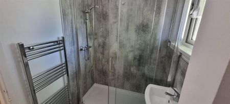 4 bedroom terraced house to rent - Photo 5