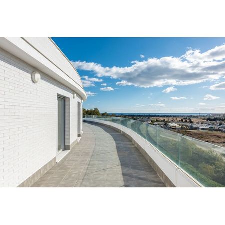 3 bedroom luxury penthouse for rent in Nueva Andalucia, Spain - Photo 2