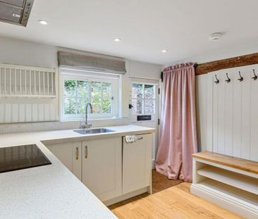 2 bedroom semi-detached house to rent - Photo 6