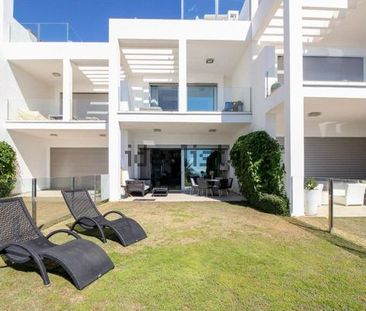 Alquiler de chalet adosado en Calle Monte Mayor - Photo 1