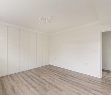 3 bedroom apartment to rent - Photo 4