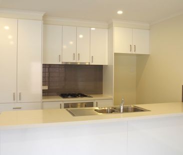 11 Ewart Cl, Lucas VIC 3350 - Photo 3