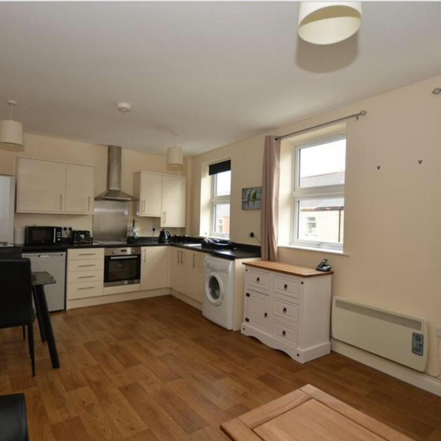 1 bedroom Flat To Let - Photo 1