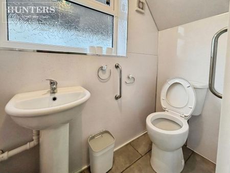 3 bedroom semi-detached house to rent - Photo 2