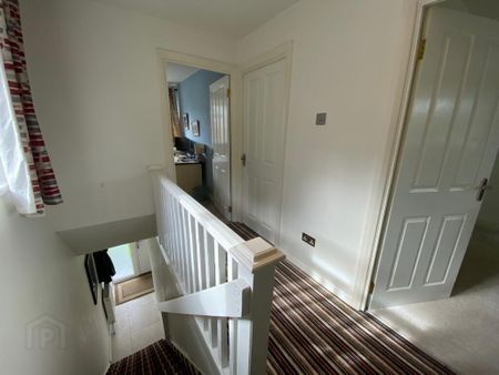 66 Woodview Crescent, Lisburn, BT28 1LF - Photo 3