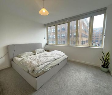 2 bedroom flat to rent - Photo 2