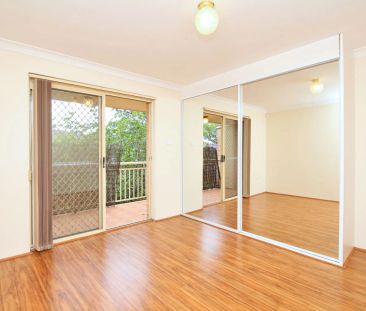 WELL PRESENTED 2-BEDROOM APARTMENT CLOSE TO TRANSPORT! - Photo 5