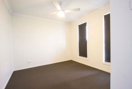 Great Layout, Comfortable Family Home - Photo 5