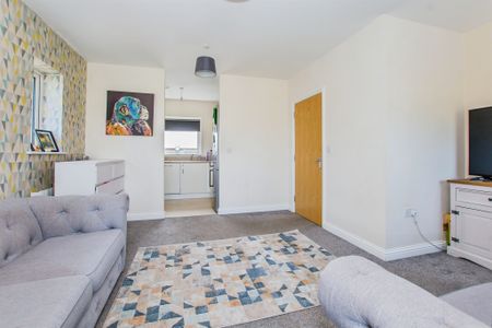 Eagle Way, Peterborough, Hampton Centre - Photo 3