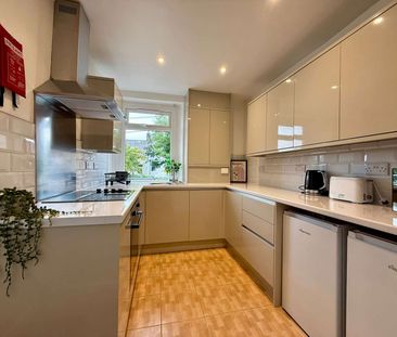 Golgotha Road Room 2 - Photo 1