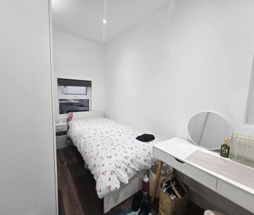 1 bedroom in a flat share to rent - Photo 1