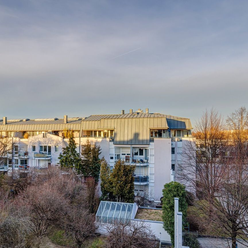 Beautifully furnished maisonette-gallery apartment in Bogenhausen - Foto 1