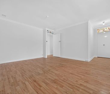 4B Milton Place, Orelia, WA 6167 - Photo 4