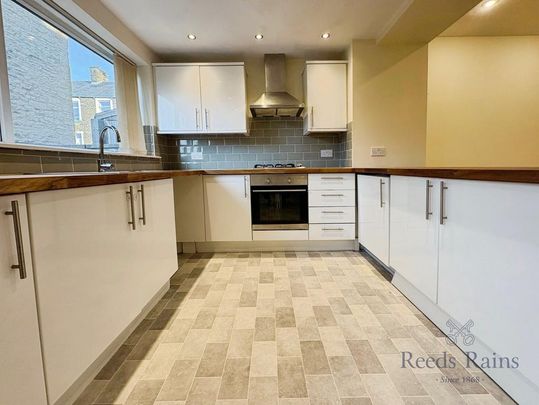 2 bedroom terraced house to rent - Photo 1