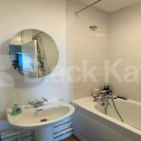 Spacious two double bedroom property mins away from Euston - Photo 3