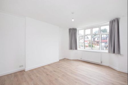 4 bedroom semi-detached house to rent - Photo 3